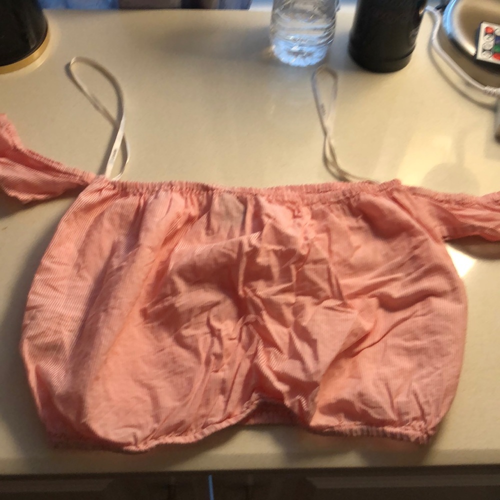 Im selling a crop topp
